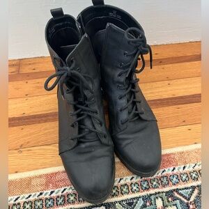 8.5 Villa Rouge Black Leather Combat Boot